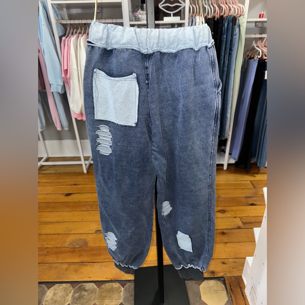 POL Distressed Joggers - Picture 4 of 6
